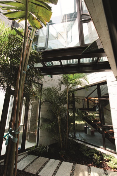 買下一塊好地,終於可以完成蓋房子的夢想,但卻苦惱想