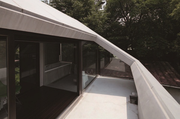 買下一塊好地,終於可以完成蓋房子的夢想,但卻苦惱想