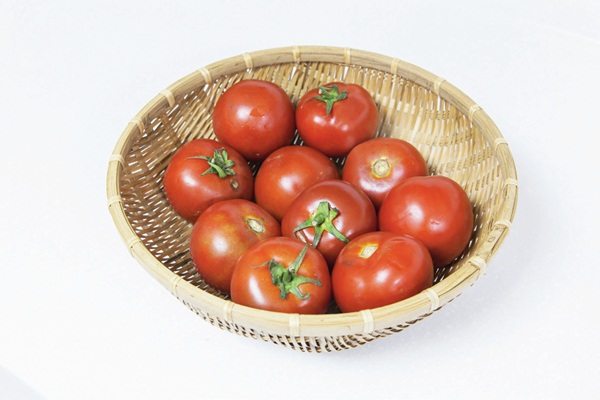 當開放式廚房變得普及，總是堆滿了雜物的廚房收納顯得