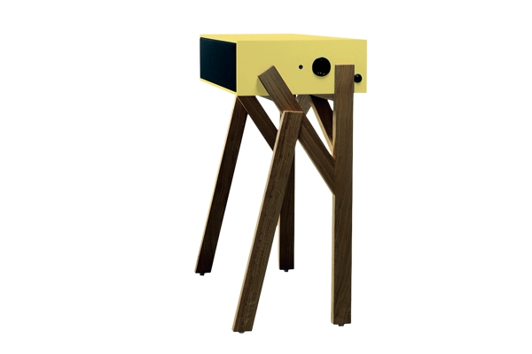 居家在規劃影音設備陳列時,經常最頭痛就是笨重龐大又