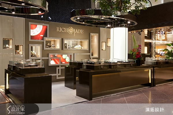 位於台北遠企的珠寶店，主要是以翡翠為主打商品，但近