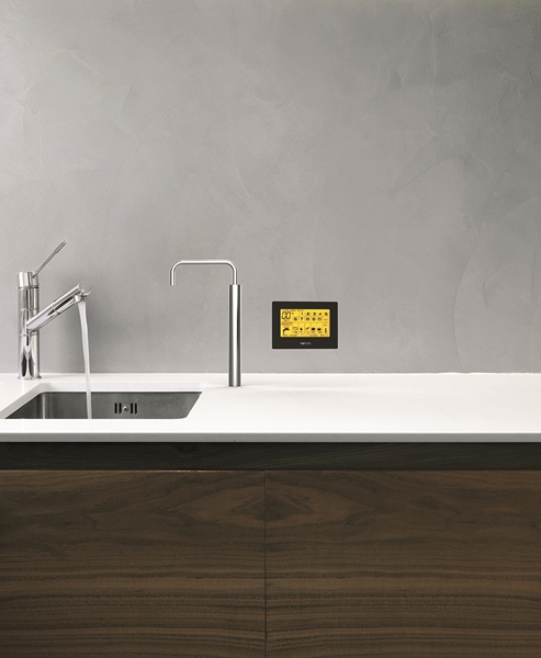 現代人重視健康，水是人體每天所需，隨時隨地都會飲用