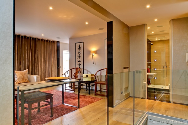 現居新加坡的蘇格蘭先生，遇上華裔太太，卻發現他從學