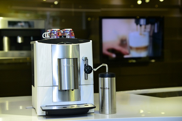 身邊不少朋友都在「玩」咖啡，為什麼說是在「玩」呢？