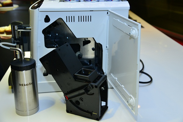 身邊不少朋友都在「玩」咖啡，為什麼說是在「玩」呢？