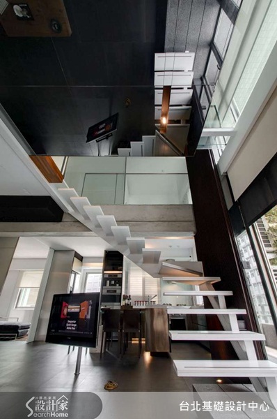 小編帶你看好宅: 這間房子是室內設計師黃鵬霖的家，對