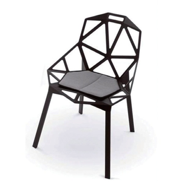 在傳統的觀念裡,台灣的室內設計比較傾向一次完全的裝