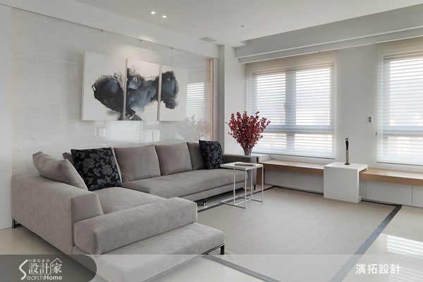 白色給人純淨、簡單的感覺，但也容易產生冰冷、無趣的