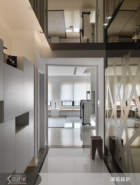 白色給人純淨、簡單的感覺，但也容易產生冰冷、無趣的