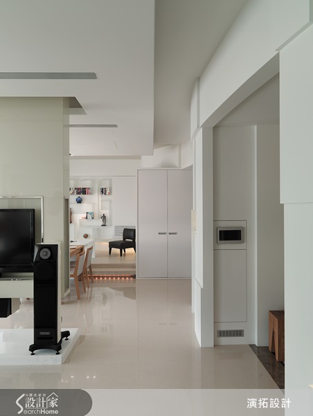 白色給人純淨、簡單的感覺，但也容易產生冰冷、無趣的