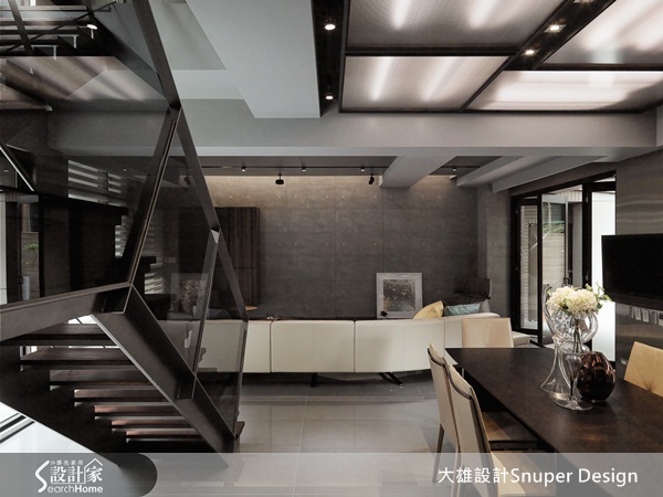 在你印象中，台灣豪宅的長相是什麼？天花板使用大量的