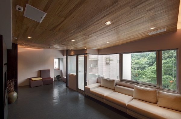 小編帶你看好宅: 原本這戶中古屋的室內光線稍嫌陰暗,