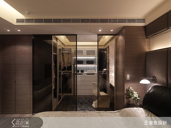 清玻璃材質具有視覺穿透的效果，加上質感輕盈明亮，用