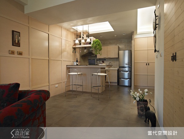 本案屋主為一位小資女，勤奮工作好些年，紮實地攢了一