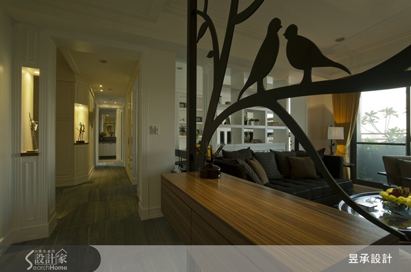 小編帶你看好宅:本案位於台北市,緊鄰河濱公園,有著