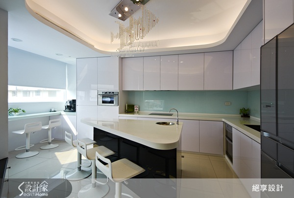 小編帶你看好宅: 一棟6層的透天厝，結合婚紗店的住家