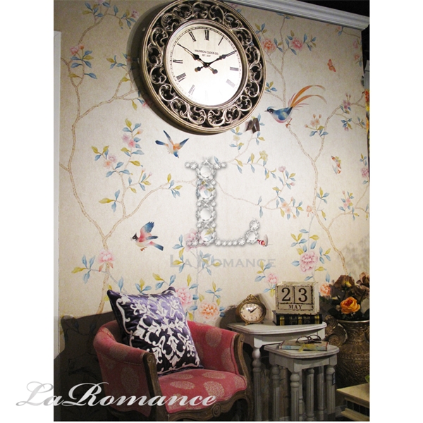 Genesis Mindy Brownes 是起源於愛爾蘭的英國知名品牌