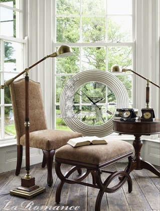 Genesis Mindy Brownes 是起源於愛爾蘭的英國知名品牌