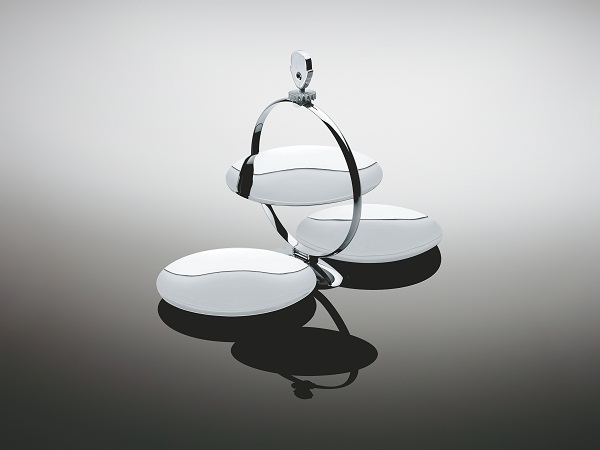 繼2011安娜也變身為摺疊式點心盤後,ALESSI與知名設計