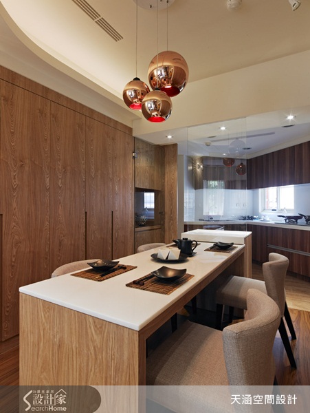 餐廳是維繫一家人情感的重要空間環境，因此在規劃上，