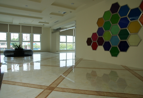 國內磁磚第一品牌冠軍建材為提供大台南地區消費者及專