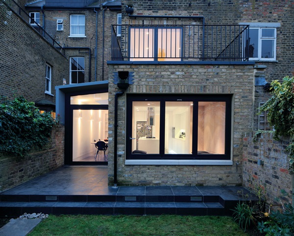 源自於維多利亞時期的兩層樓透天老宅，原本為擁有4間