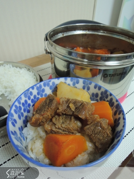 身為設計家網站的小編,我的第一篇開箱文就這樣獻給了