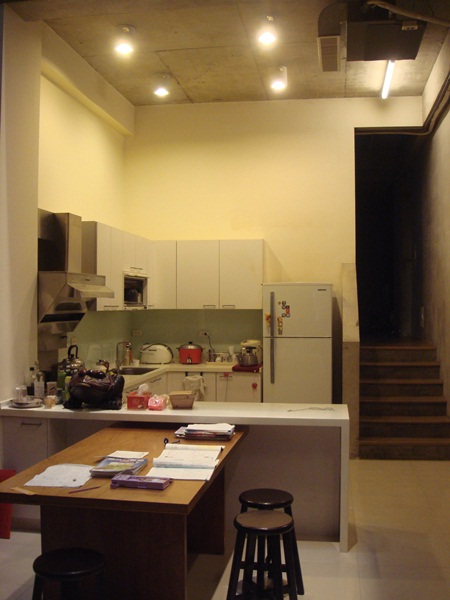 這是一處位於桃園大溪、屋主一家人住了半百的老厝，面