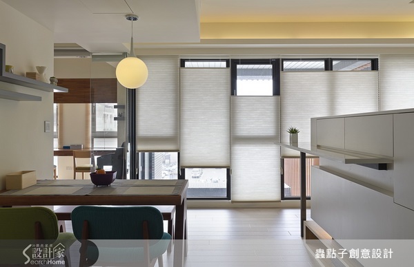 看到這麼透光又寬敞舒適的住家，心裡正默默想說到底是