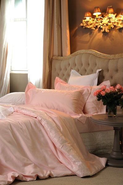 許多年輕朋友第一次接觸到寬庭，是因為一床嶄新的新婚