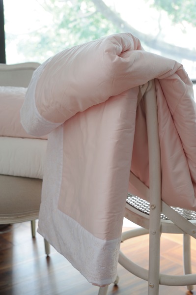 許多年輕朋友第一次接觸到寬庭，是因為一床嶄新的新婚