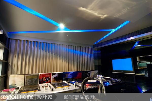 你相信嗎？即便是同樣風格的空間，加入不一樣的燈光之