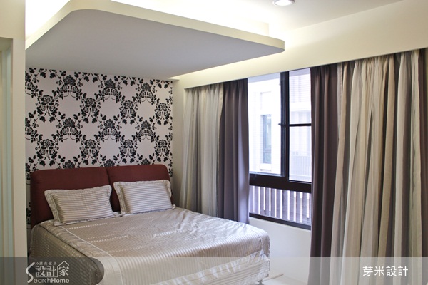 本案位於台中大里，為四層樓的透天別墅，設計師將主要