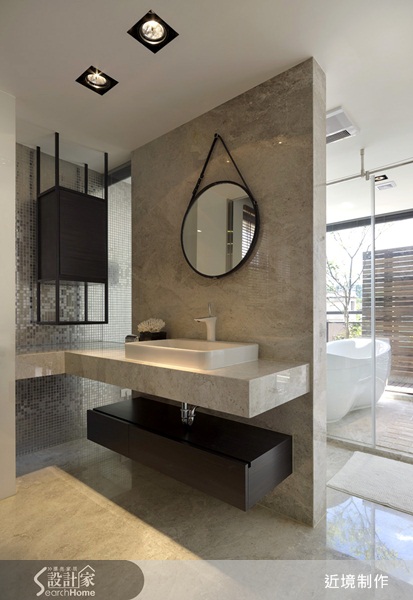 寸土寸金的台北市,把錢花在室外空間是似乎是件奢華的