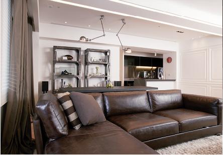 高以翔獨居的空間30坪大，問為何沒有將空間走普遍男性