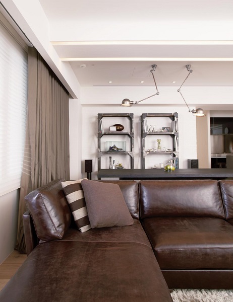 高以翔獨居的空間30坪大，問為何沒有將空間走普遍男性