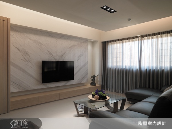 38坪的空間，原為4房2廳格局，為了拓寬機能、拉大視覺