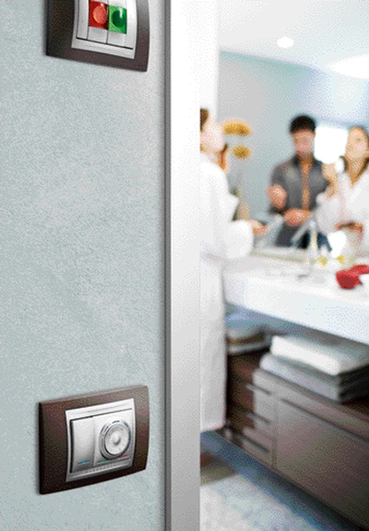 家裡的電燈每天開開關關數十次,你可曾注意到那個扁平