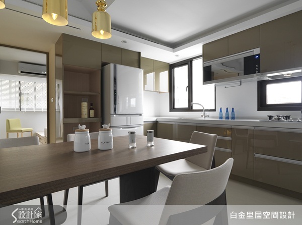 為了迎接第一個外孫，阿公從女兒懷孕開始，就默默地計