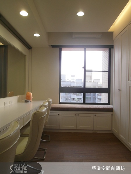 簡單溫暖、層次豐富，這些看似有點矛盾的空間形容，其