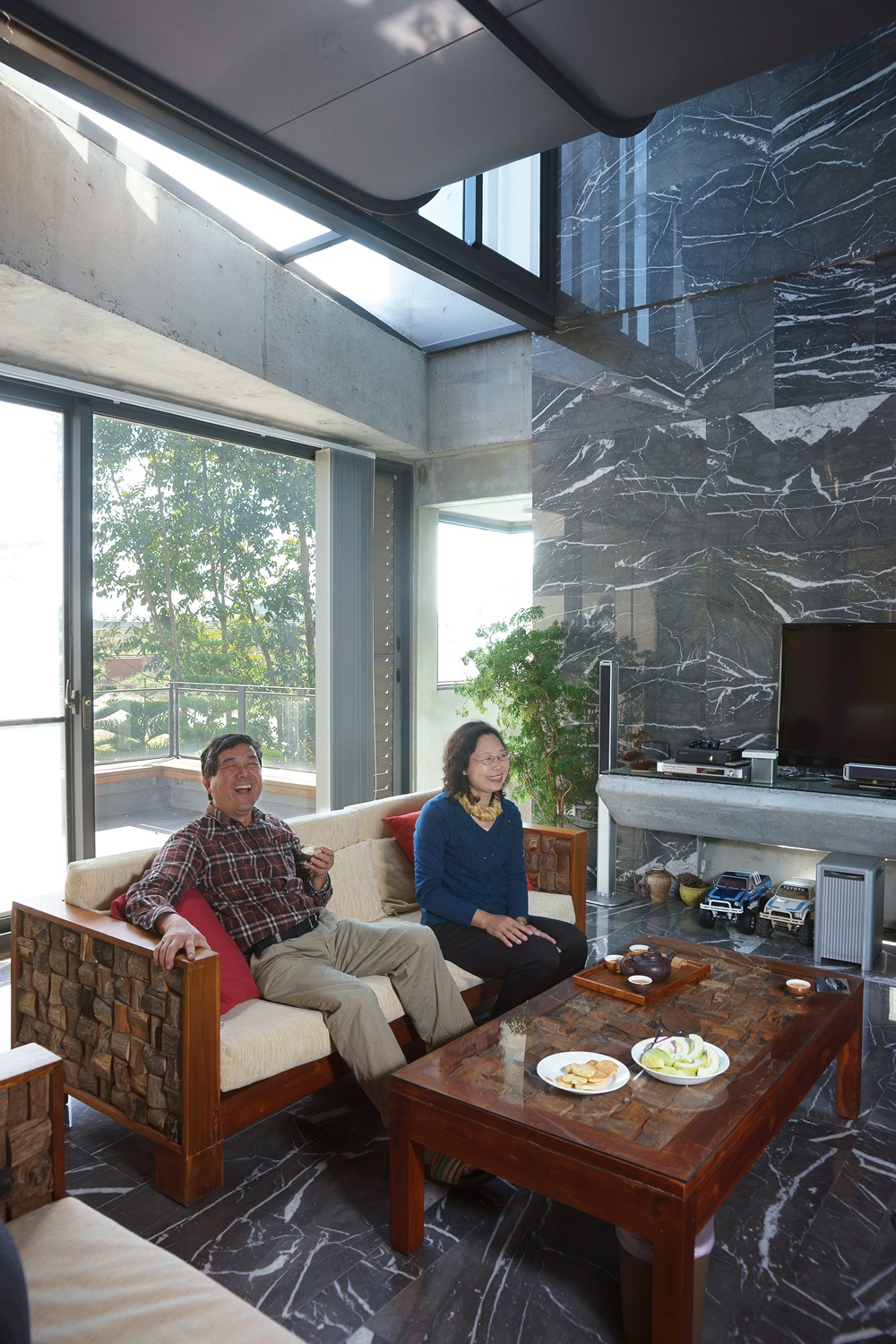 在南投一塊總面積達1600坪的土地上，矗立著一個看似縣