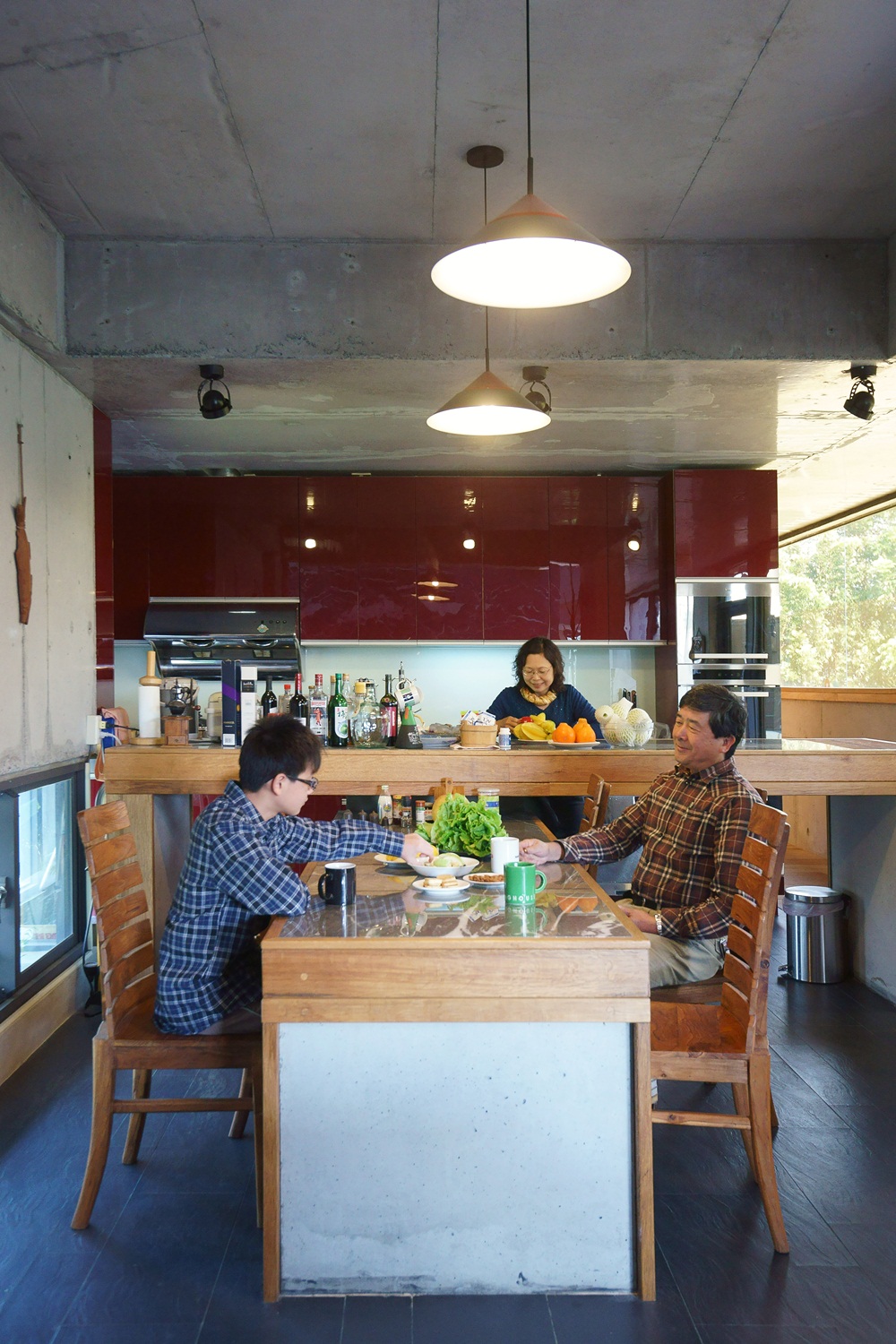 在南投一塊總面積達1600坪的土地上，矗立著一個看似縣