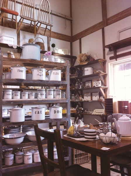 想要讓居家傳遞出鄉村味,就是要靠著各種搭配和陳列手