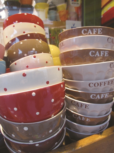 想要讓居家傳遞出鄉村味,就是要靠著各種搭配和陳列手