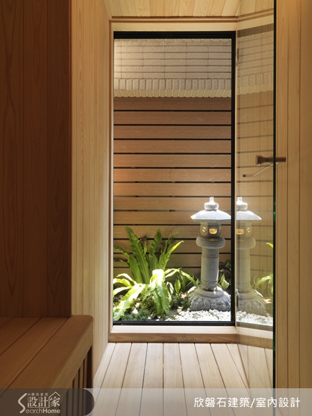 一處位於台中五層樓的百坪獨棟別墅，住著三代同堂的家