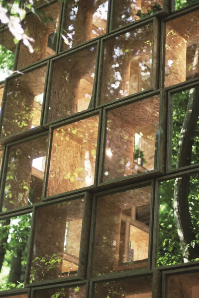 OSB板（Oriented Strand Board）又稱之為「定向纖維板