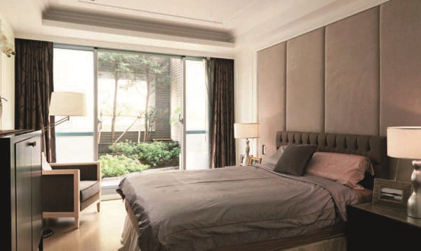 鋁窗工程會需要使用到泥作，因此通常會安排在與泥作工