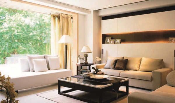 鋁窗工程會需要使用到泥作，因此通常會安排在與泥作工