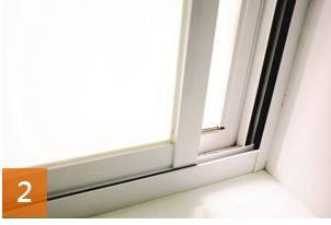 鋁窗工程會需要使用到泥作，因此通常會安排在與泥作工