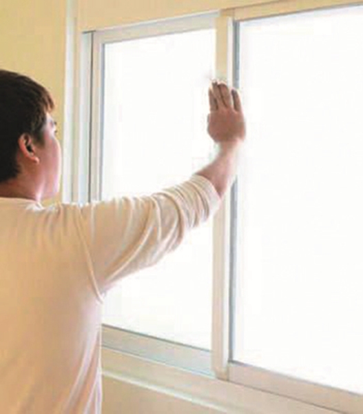 鋁窗工程會需要使用到泥作，因此通常會安排在與泥作工